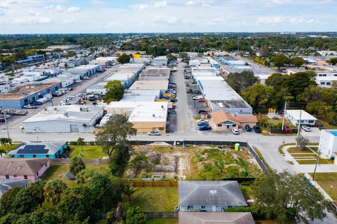 待售: $274,995 (0.14 acres)