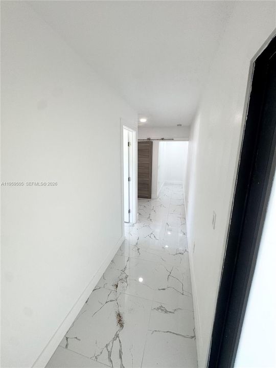 Activo con contrato: $949,000 (4 camas, 3 baños, 2111 Pies cuadrados)