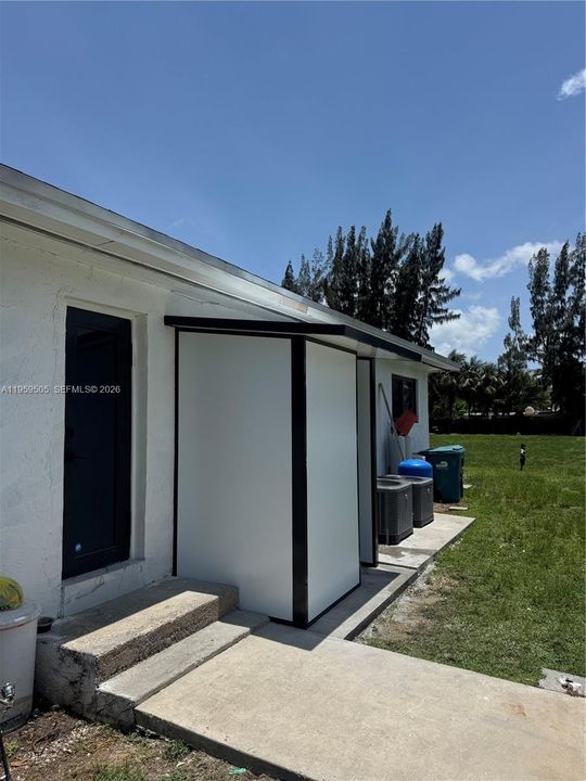 Activo con contrato: $949,000 (4 camas, 3 baños, 2111 Pies cuadrados)