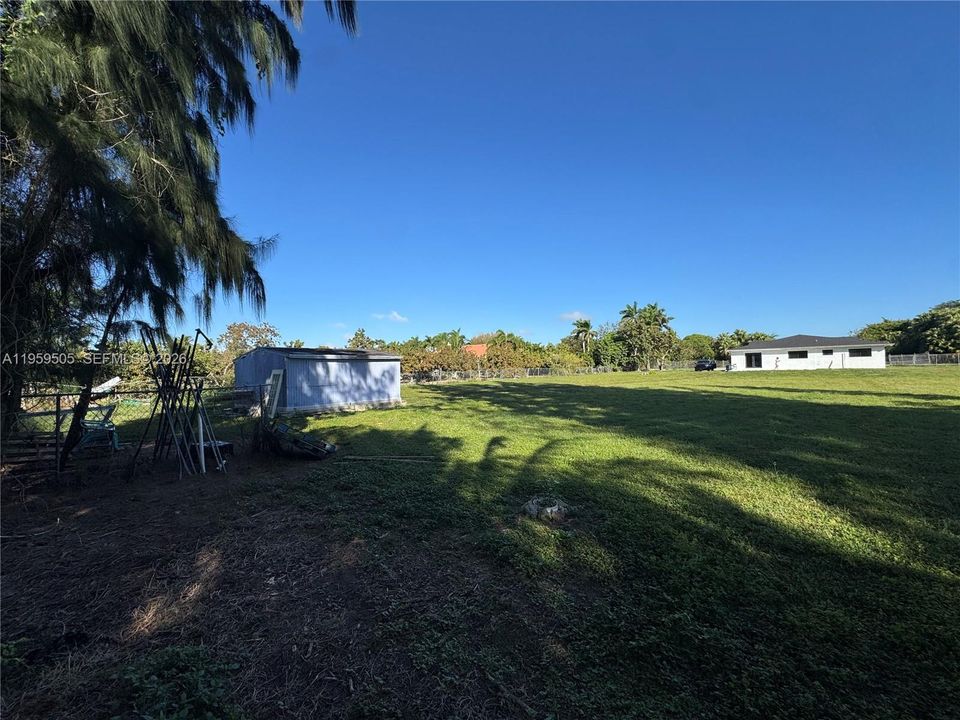 Activo con contrato: $949,000 (4 camas, 3 baños, 2111 Pies cuadrados)