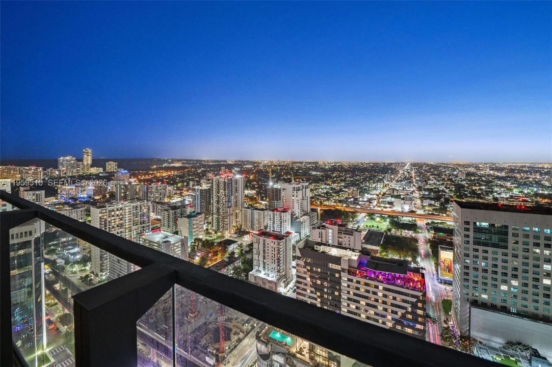 Vendido Recientemente: $1,399,000 (3 camas, 3 baños, 1675 Pies cuadrados)