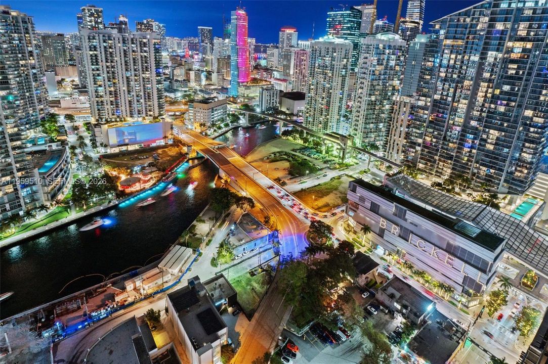 Vendido Recientemente: $1,399,000 (3 camas, 3 baños, 1675 Pies cuadrados)