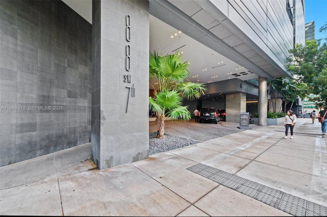 Vendido Recientemente: $1,399,000 (3 camas, 3 baños, 1675 Pies cuadrados)
