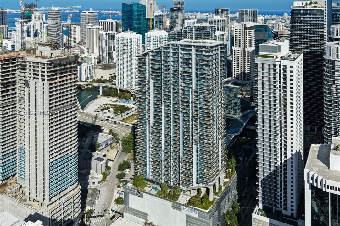 Vendido Recientemente: $1,399,000 (3 camas, 3 baños, 1675 Pies cuadrados)
