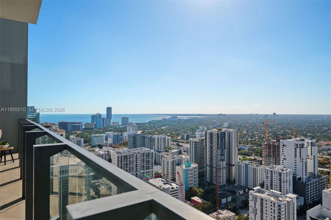 Vendido Recientemente: $1,399,000 (3 camas, 3 baños, 1675 Pies cuadrados)