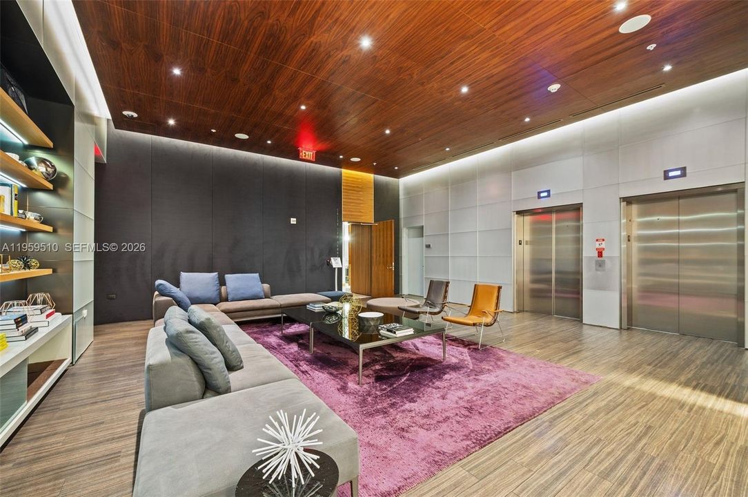 Vendido Recientemente: $1,399,000 (3 camas, 3 baños, 1675 Pies cuadrados)