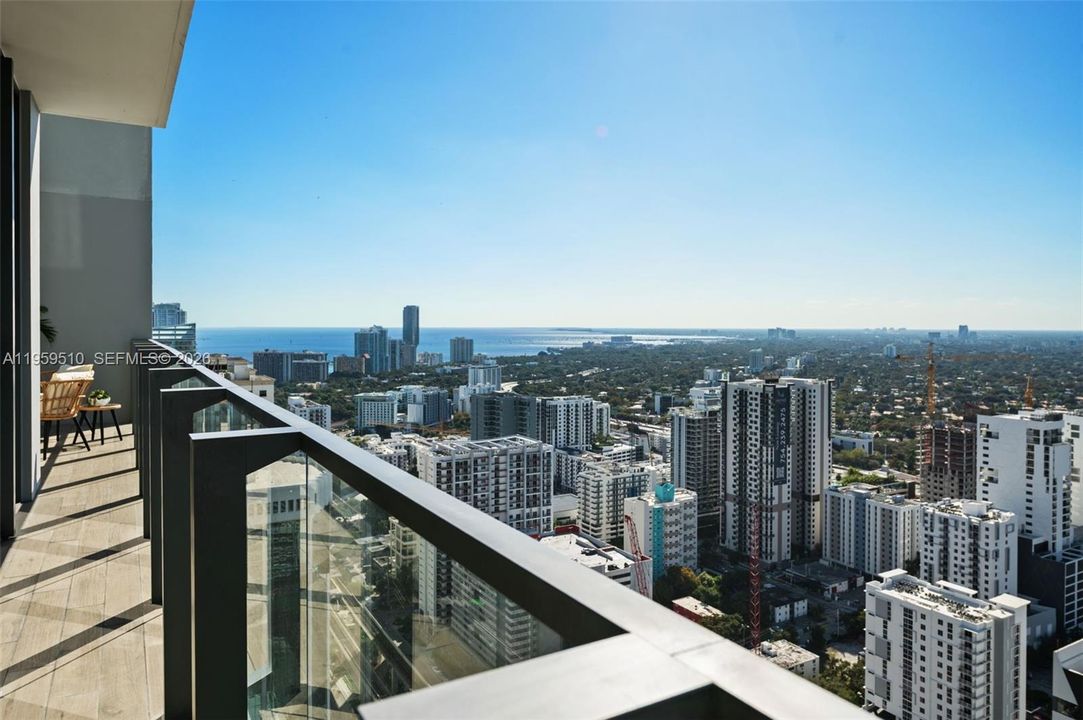Vendido Recientemente: $1,399,000 (3 camas, 3 baños, 1675 Pies cuadrados)