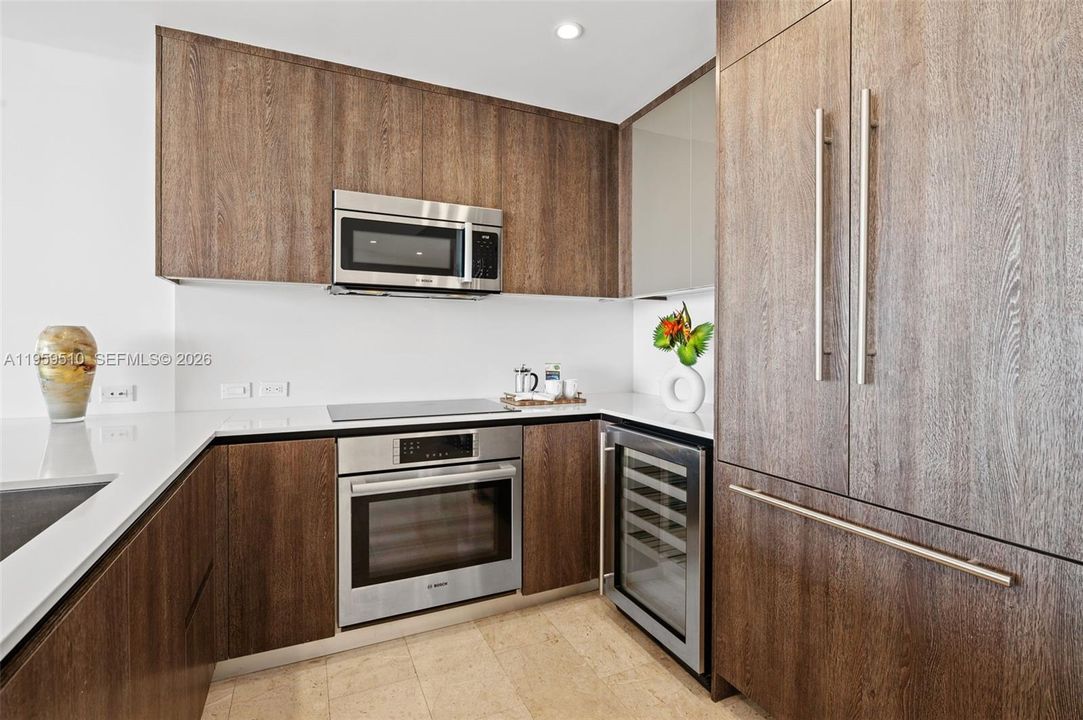 Vendido Recientemente: $1,399,000 (3 camas, 3 baños, 1675 Pies cuadrados)