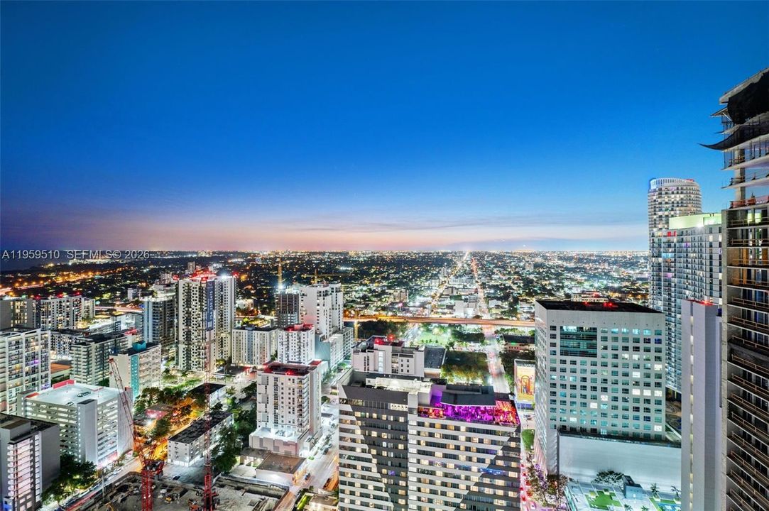 Vendido Recientemente: $1,399,000 (3 camas, 3 baños, 1675 Pies cuadrados)