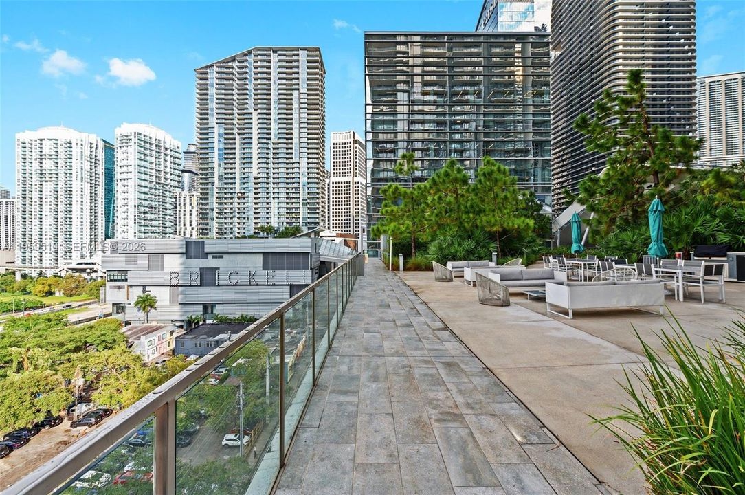 Vendido Recientemente: $1,399,000 (3 camas, 3 baños, 1675 Pies cuadrados)