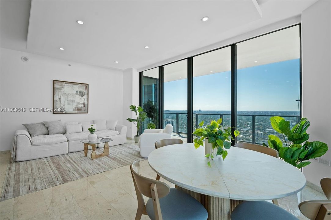 Vendido Recientemente: $1,399,000 (3 camas, 3 baños, 1675 Pies cuadrados)