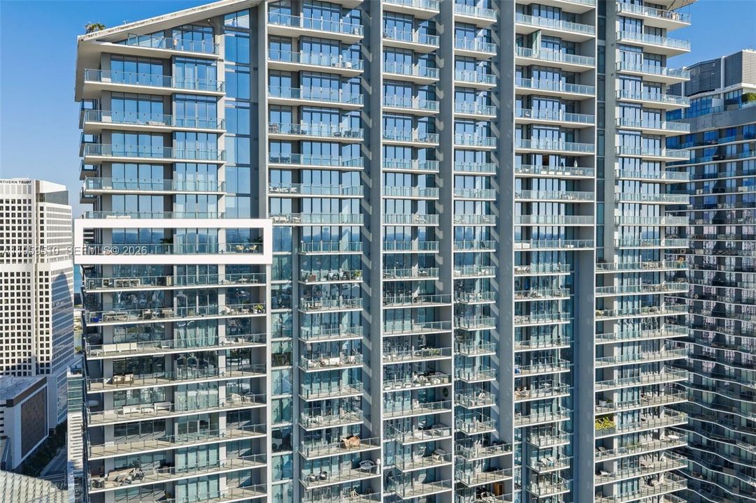 Vendido Recientemente: $1,399,000 (3 camas, 3 baños, 1675 Pies cuadrados)