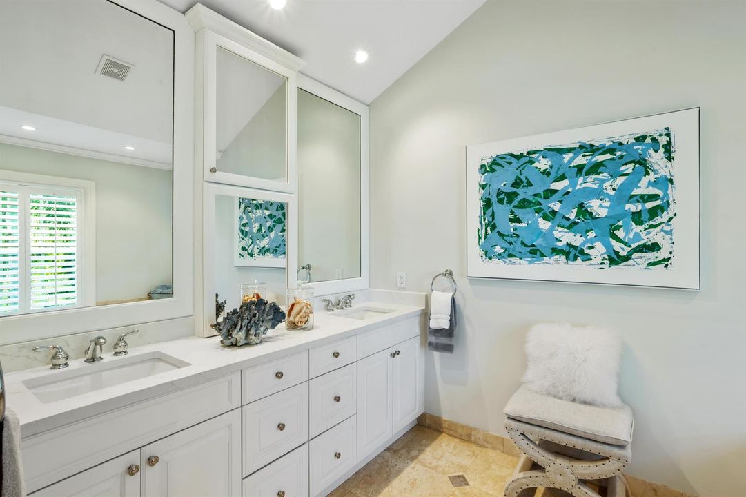 MASTER_BATH_ANGLE_DETAIL