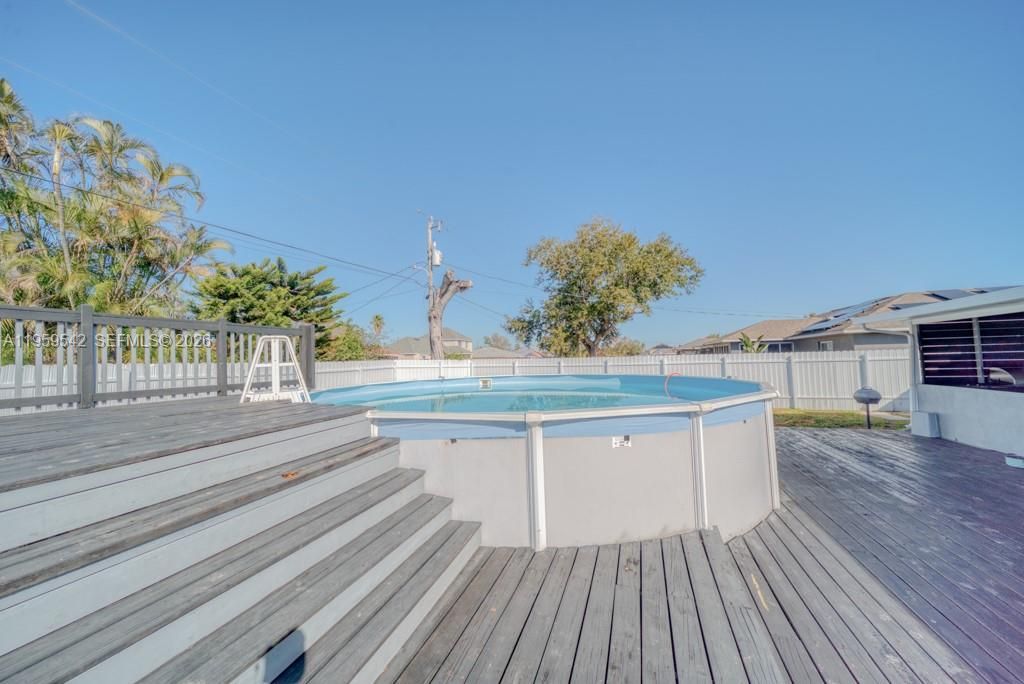 En Venta: $320,000 (3 camas, 2 baños, 1213 Pies cuadrados)