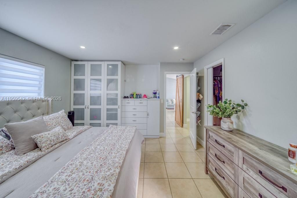 En Venta: $320,000 (3 camas, 2 baños, 1213 Pies cuadrados)