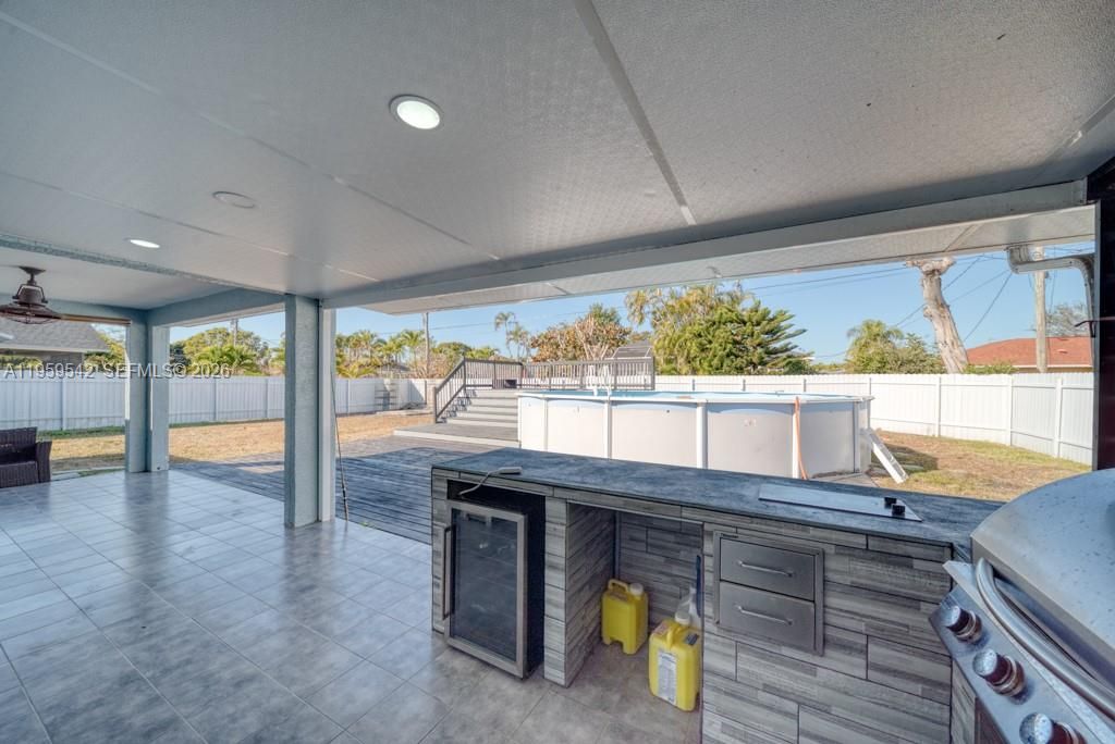 En Venta: $320,000 (3 camas, 2 baños, 1213 Pies cuadrados)