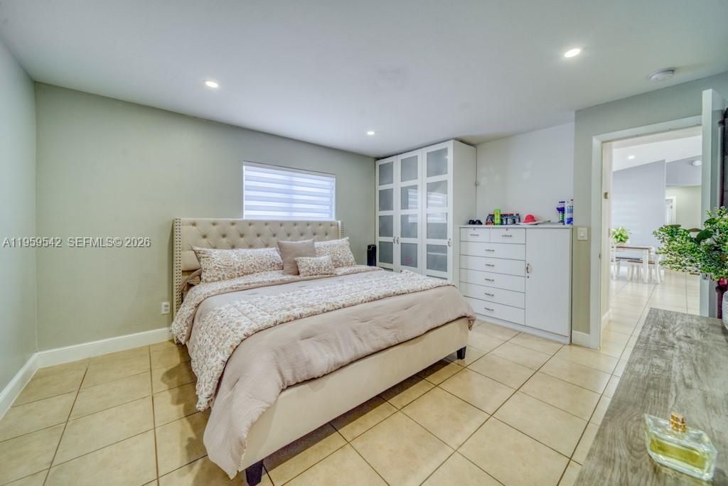En Venta: $320,000 (3 camas, 2 baños, 1213 Pies cuadrados)