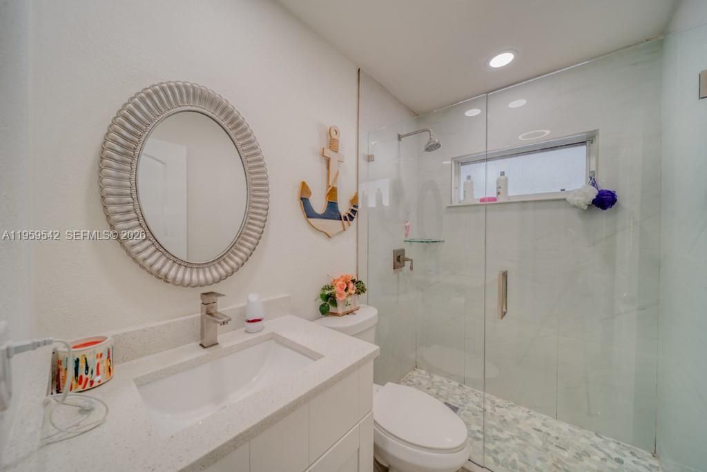 En Venta: $320,000 (3 camas, 2 baños, 1213 Pies cuadrados)