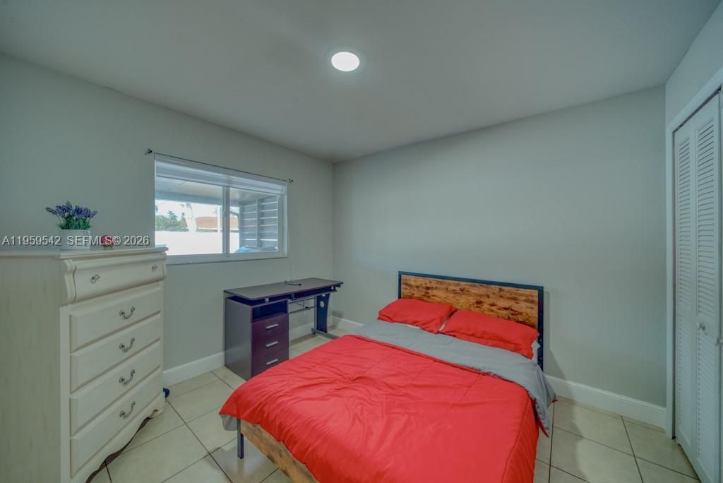 En Venta: $320,000 (3 camas, 2 baños, 1213 Pies cuadrados)