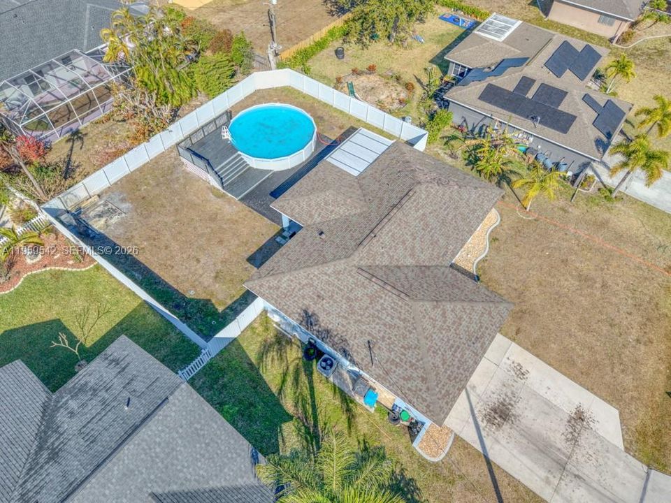 En Venta: $320,000 (3 camas, 2 baños, 1213 Pies cuadrados)