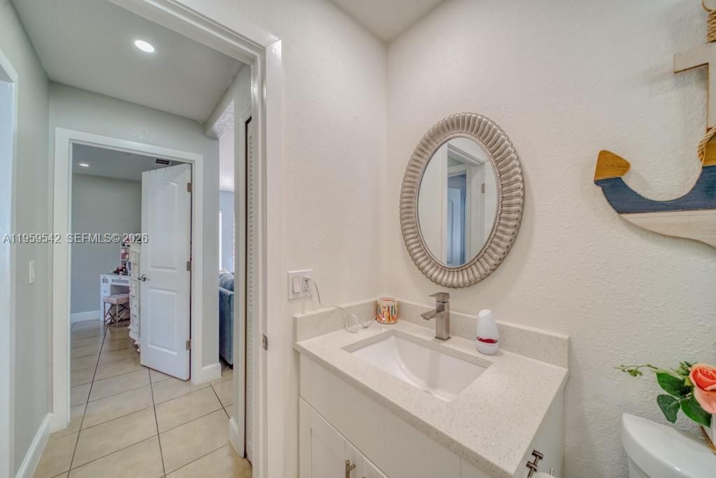 En Venta: $320,000 (3 camas, 2 baños, 1213 Pies cuadrados)