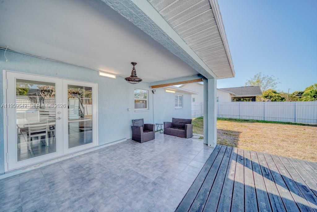 En Venta: $320,000 (3 camas, 2 baños, 1213 Pies cuadrados)