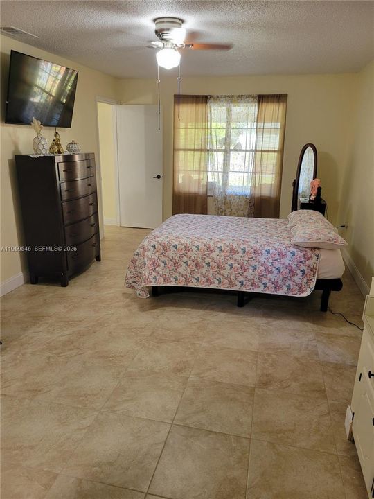 En Venta: $325,000 (3 camas, 2 baños, 0 Pies cuadrados)
