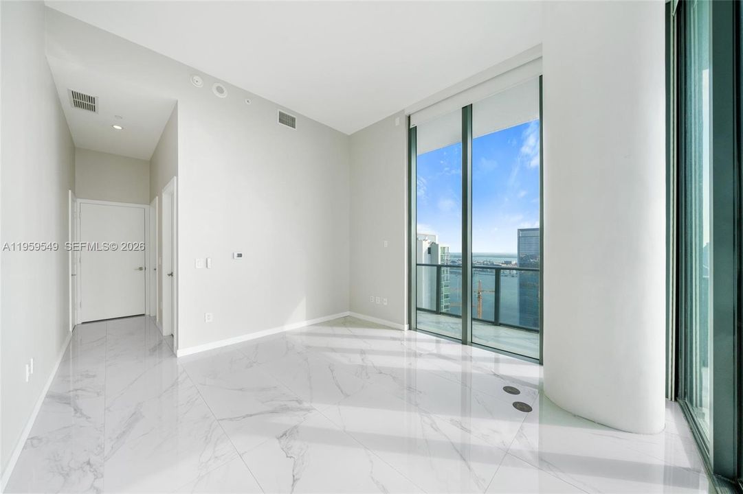 Activo con contrato: $19,000 (4 camas, 4 baños, 2663 Pies cuadrados)