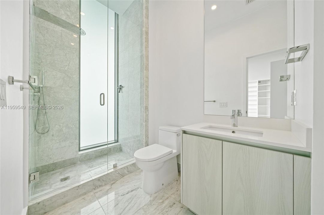 Activo con contrato: $19,000 (4 camas, 4 baños, 2663 Pies cuadrados)