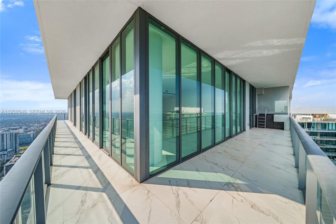 Activo con contrato: $19,000 (4 camas, 4 baños, 2663 Pies cuadrados)