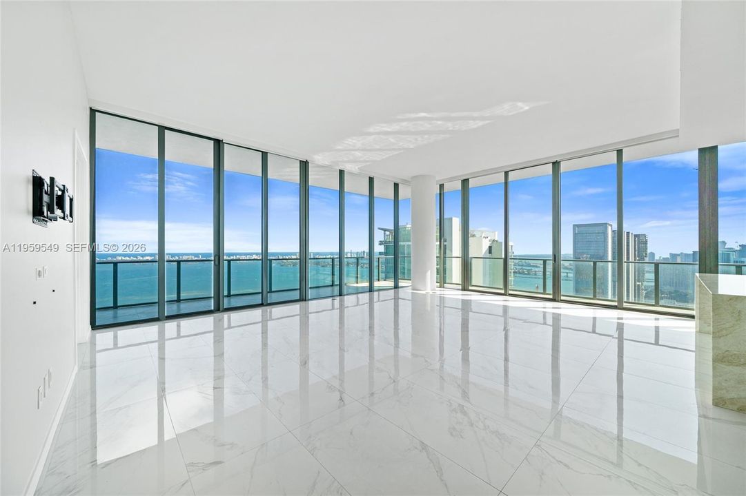 Activo con contrato: $19,000 (4 camas, 4 baños, 2663 Pies cuadrados)