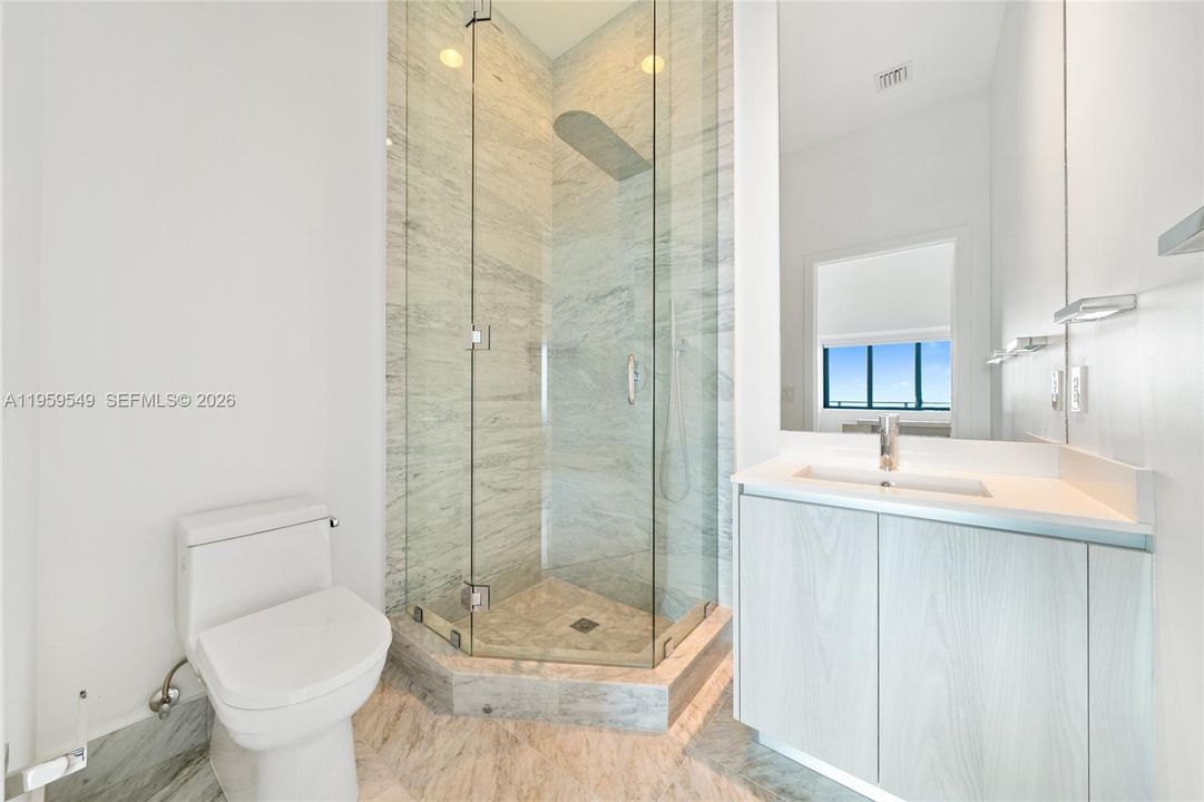 Activo con contrato: $19,000 (4 camas, 4 baños, 2663 Pies cuadrados)