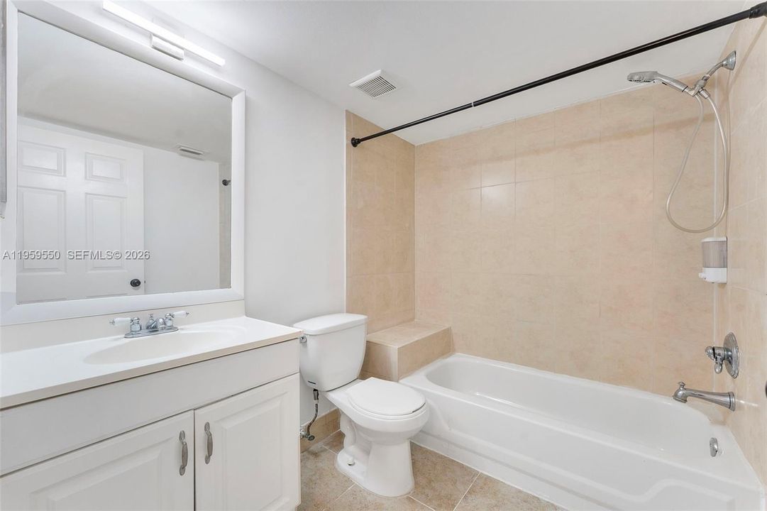 На продажу: $409,000 (3 спален, 2 ванн, 1178 Квадратных фут)