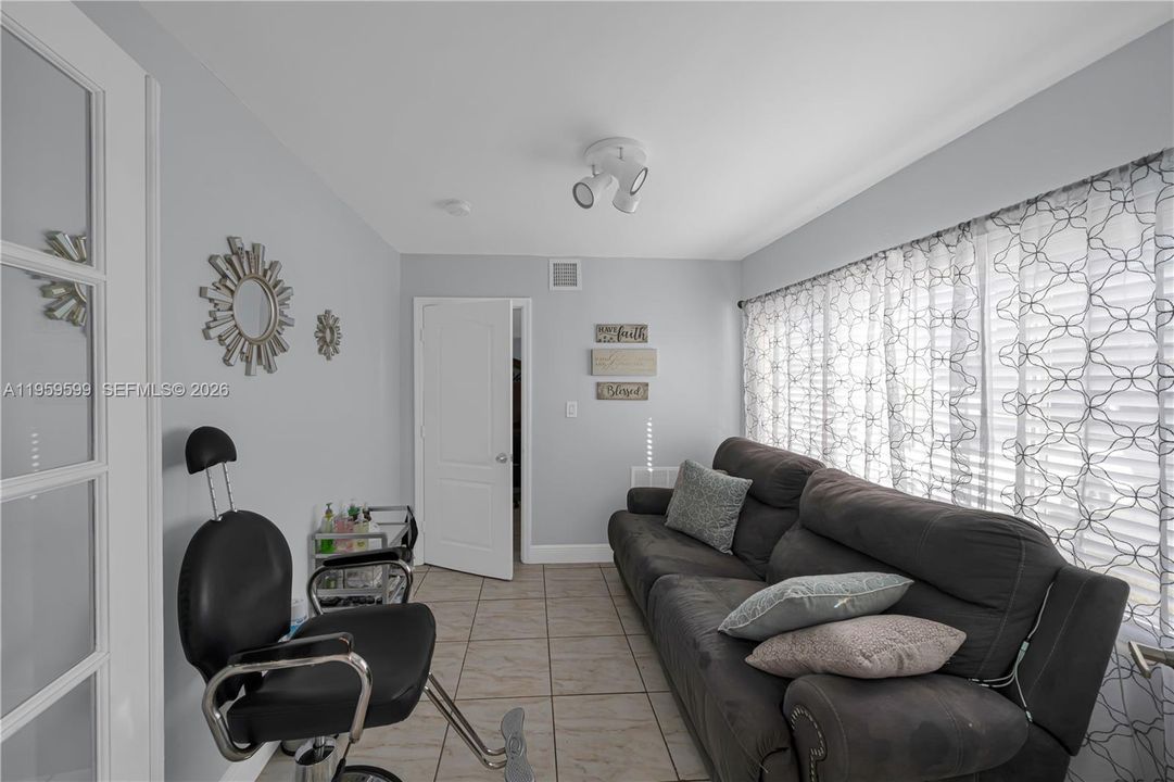 待售: $1,200,000 (0 贝兹, 0 浴室, 3156 平方英尺)