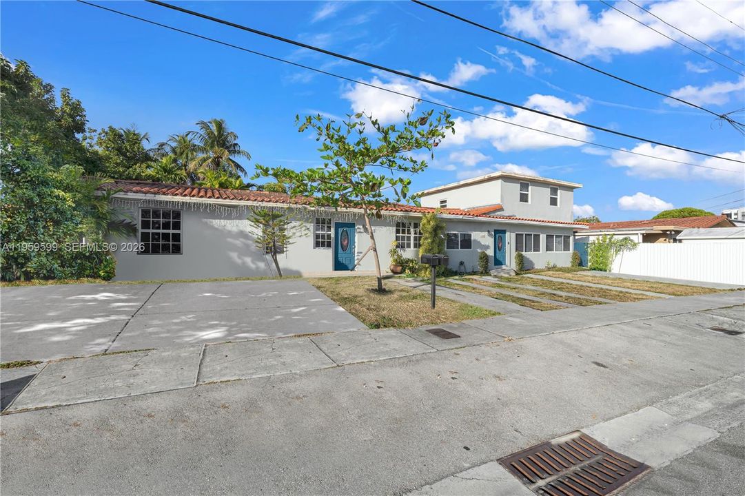 待售: $1,200,000 (0 贝兹, 0 浴室, 3156 平方英尺)