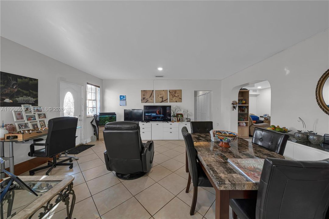 待售: $1,200,000 (0 贝兹, 0 浴室, 3156 平方英尺)