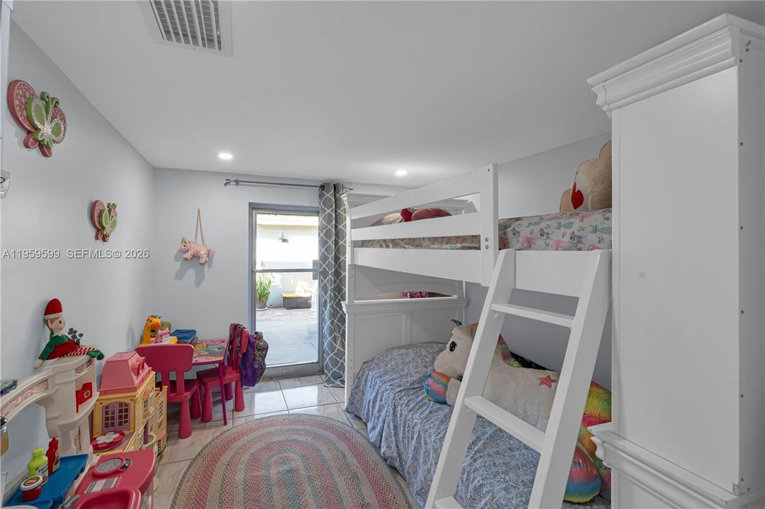 待售: $1,200,000 (0 贝兹, 0 浴室, 3156 平方英尺)