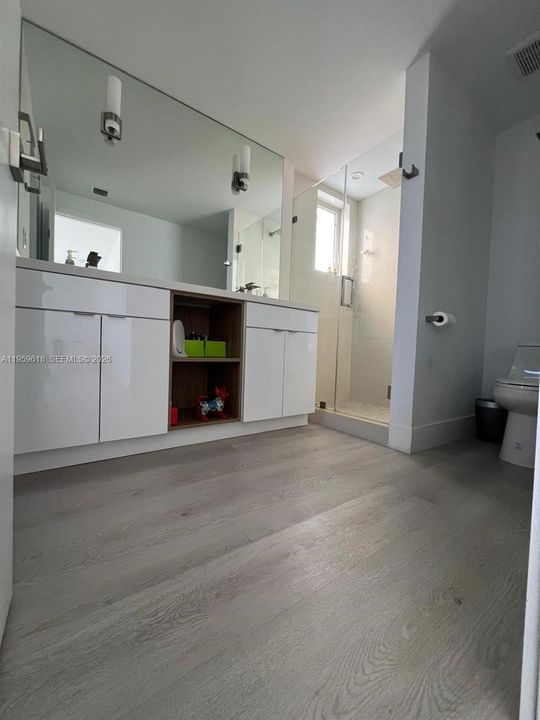 En Venta: $1,200,000 (3 camas, 2 baños, 1716 Pies cuadrados)