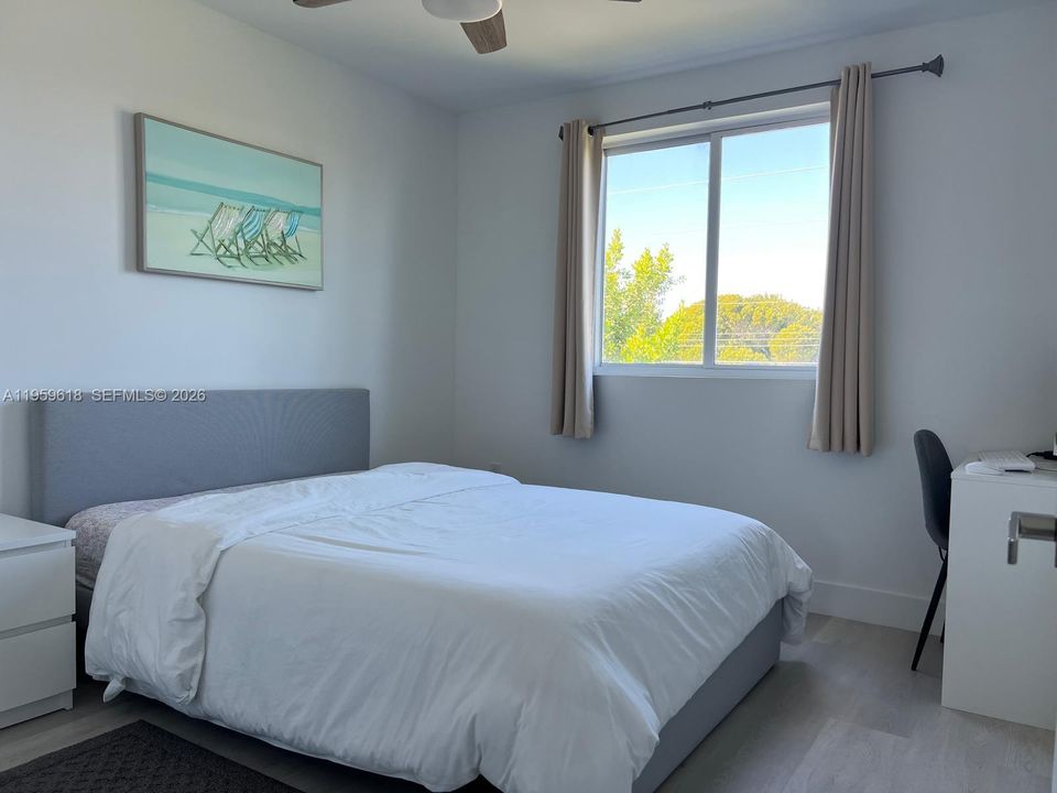 En Venta: $1,200,000 (3 camas, 2 baños, 1716 Pies cuadrados)