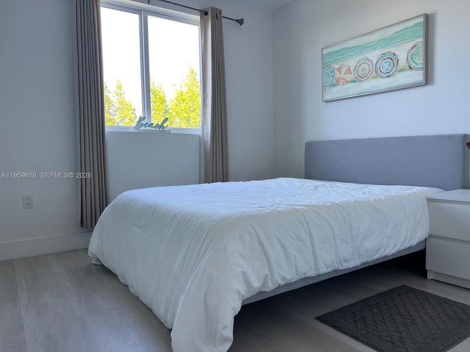 En Venta: $1,200,000 (3 camas, 2 baños, 1716 Pies cuadrados)