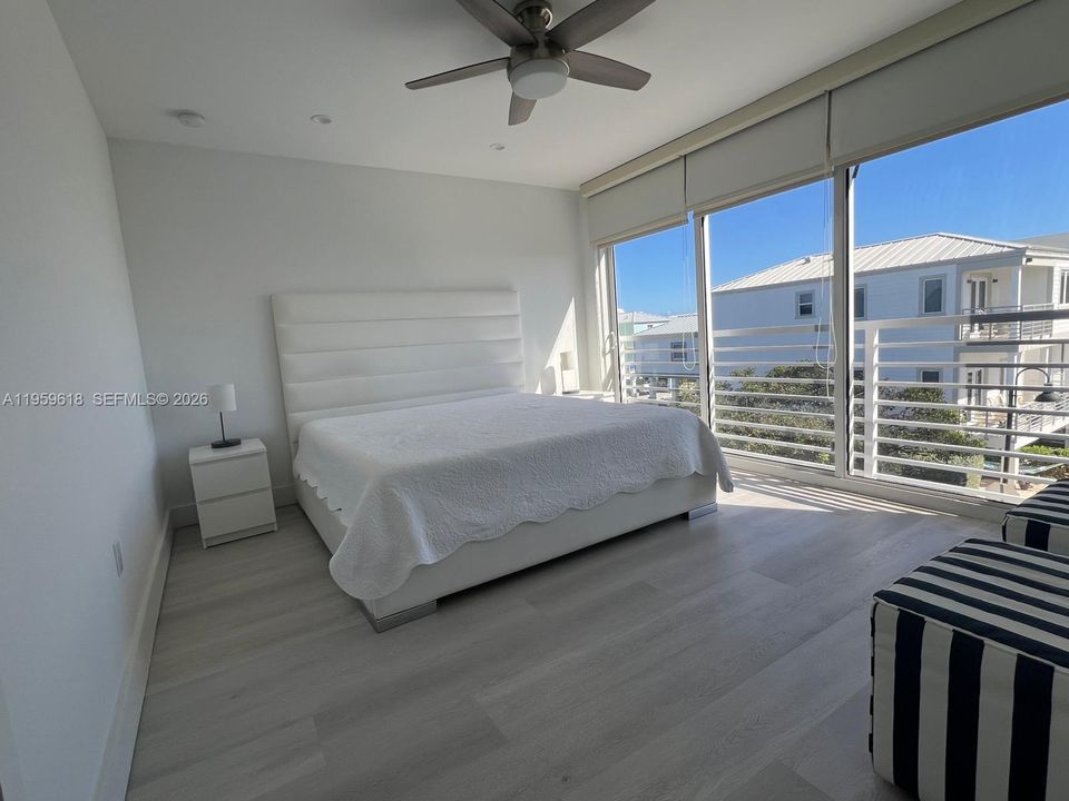 En Venta: $1,200,000 (3 camas, 2 baños, 1716 Pies cuadrados)