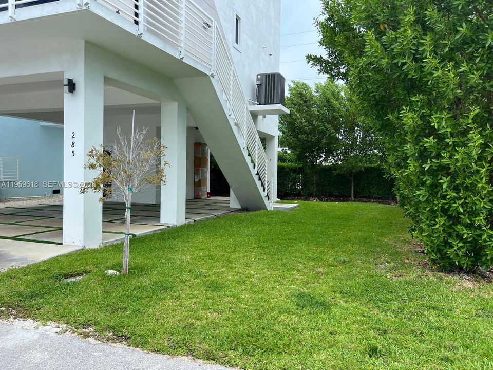 En Venta: $1,200,000 (3 camas, 2 baños, 1716 Pies cuadrados)