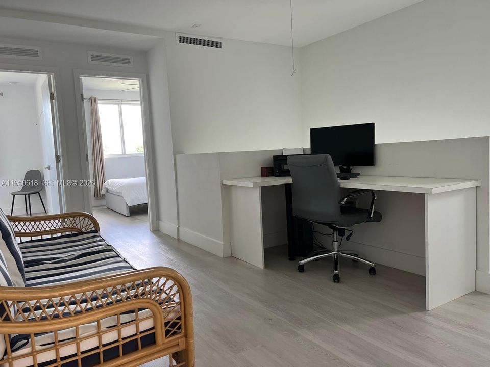 En Venta: $1,200,000 (3 camas, 2 baños, 1716 Pies cuadrados)