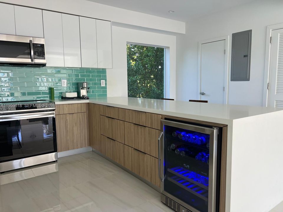 En Venta: $1,200,000 (3 camas, 2 baños, 1716 Pies cuadrados)