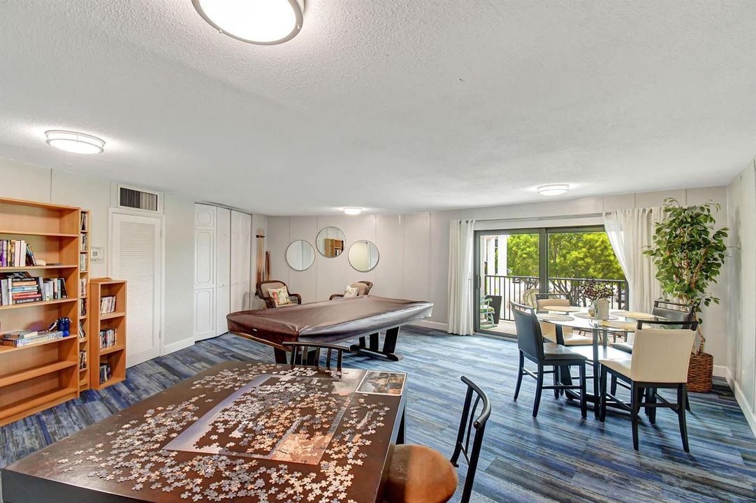 Recreation room with pool table