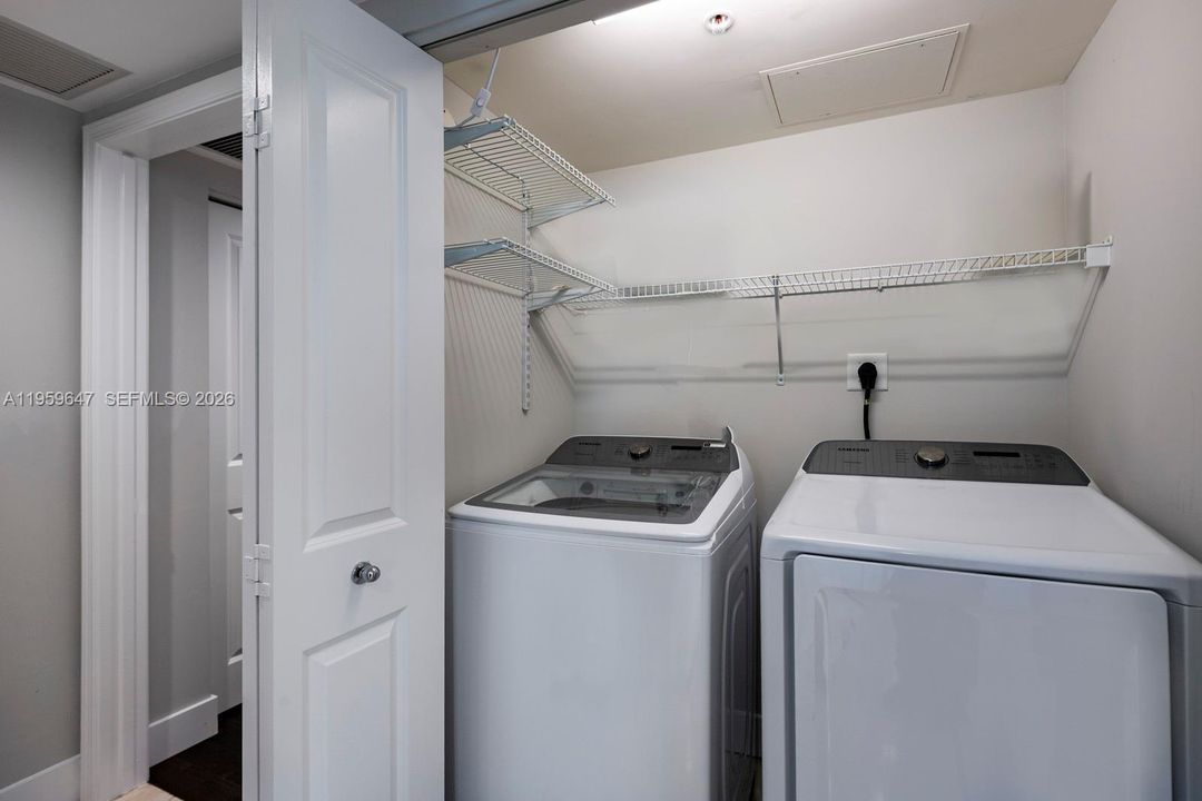 For Sale: $1,349,000 (2 beds, 2 baths, 1911 Square Feet)