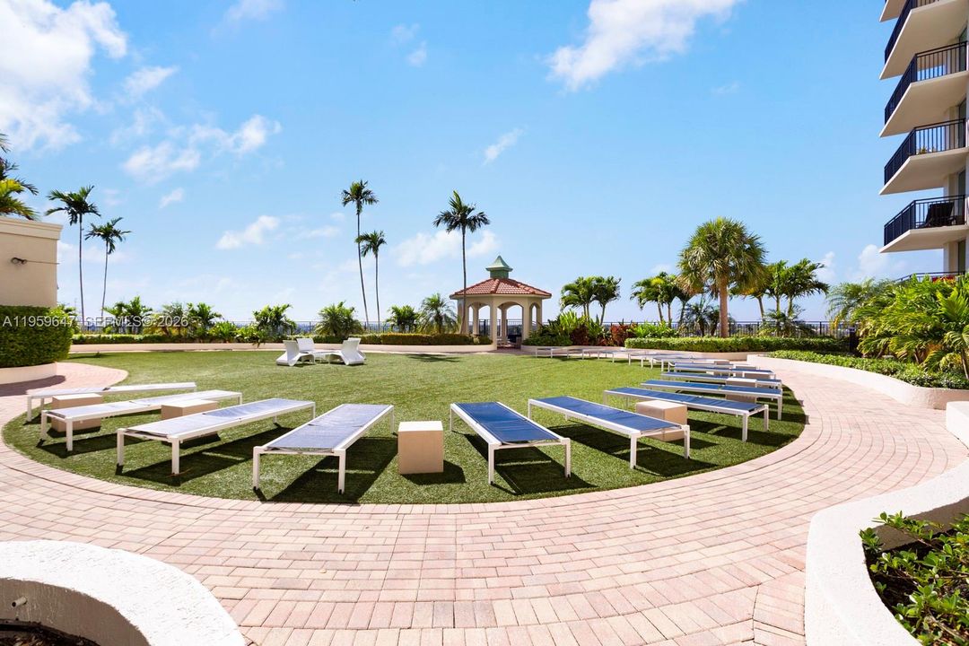 For Sale: $1,349,000 (2 beds, 2 baths, 1911 Square Feet)