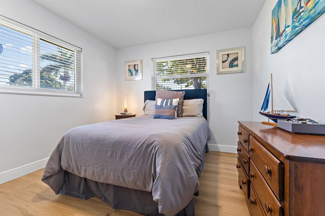 060-1401NLakeCt-WestPalmBeach-SMALL