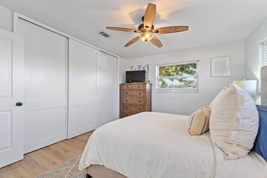 055-1401NLakeCt-WestPalmBeach-SMALL