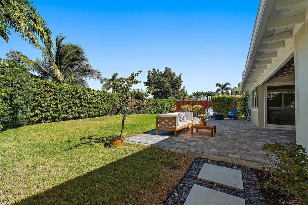070-1401NLakeCt-WestPalmBeach-SMALL